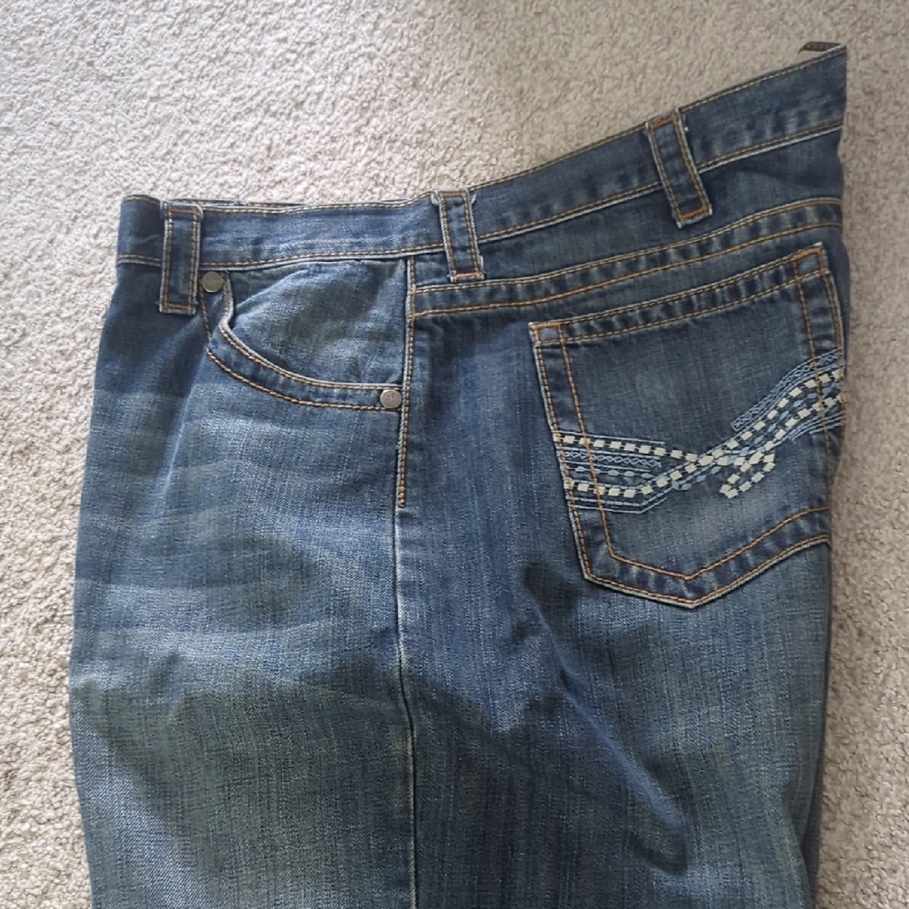 Wrangler Relaxed Blue Jeans with Natural Fading